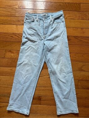 LEVIS - Women's Light Blue Jeans - Classic Straight Fit Ribcage
